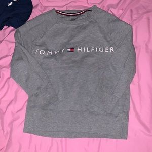 Small Tommy Hilfiger pull over